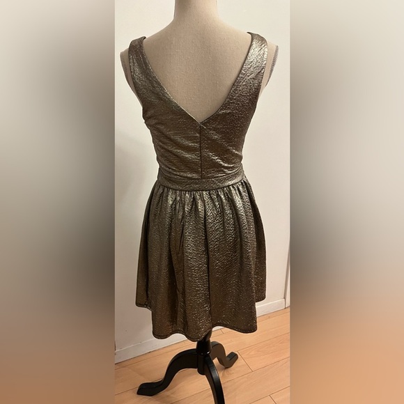 One Clothing Women’s Gold Lame Mini Dress Medium - Picture 3 of 5